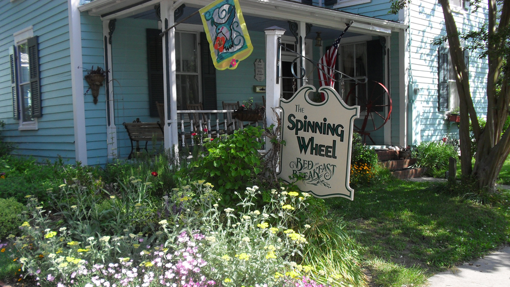 1890-spinningwheel-bedbreakfast